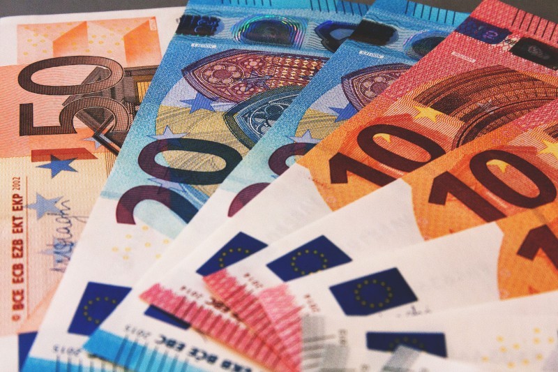 euros-money_1_0.jpg